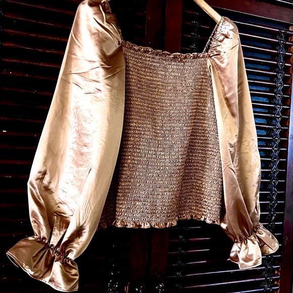 S NWT Bronze Satin PUFF Pouf Long Sleeves Smocked Top Ruffle Size Small - Picture 4 of 4